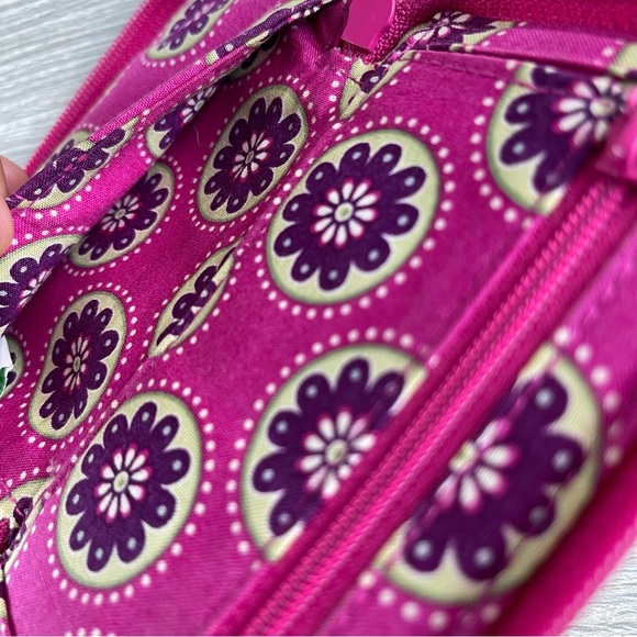 Vera Bradley Retired Very Berry Paisley Wristlet ID Wallet - Picture 12 of 16